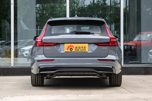 2024款沃尔沃V60 B5 智远运动版