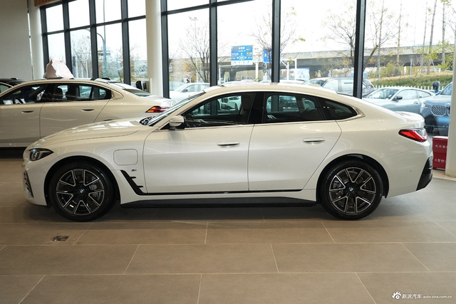 2025款宝马i4 eDrive35