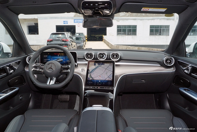 2025款奔驰C级 改款 C 260 L 4MATIC 运动版