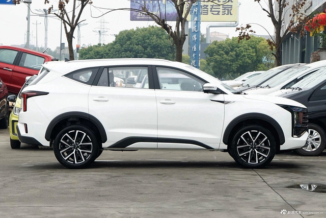 2024款江淮X8 PLUS 1.5TGDI DCT智享版 5座