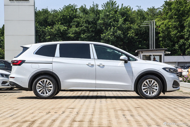 2024款威然 330TSI 商务版