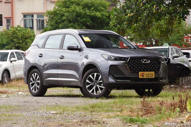 2025款瑞虎7 卓越版 1.5T CVT尊贵版