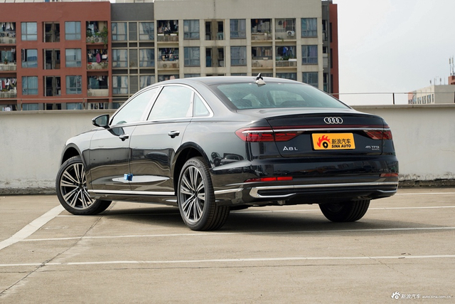 2025款奥迪A8L 45 TFSI quattro 豪华型