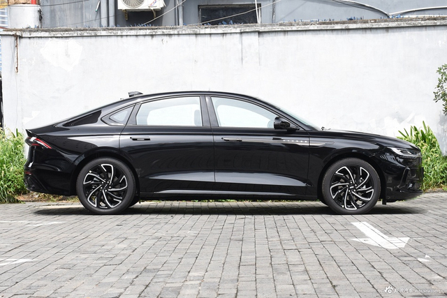 2025款林肯Z 2.0T 骑士特别版