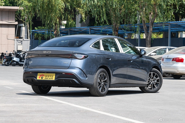 2024款海豹06DM-i 80KM尊贵型