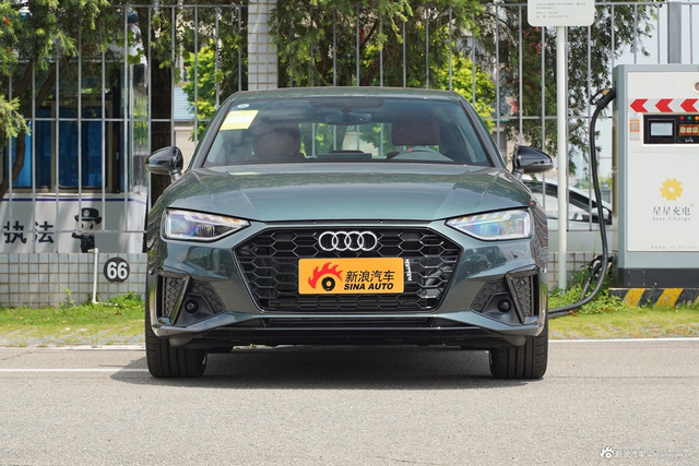 2025款奥迪A4L 200万辆悦享版 40 TFSI 豪华动感型
