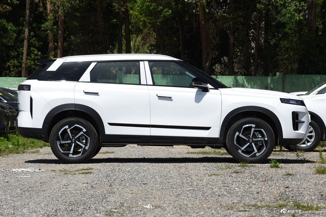 2025款瑞虎7 高能版 1.6T 劲两驱版