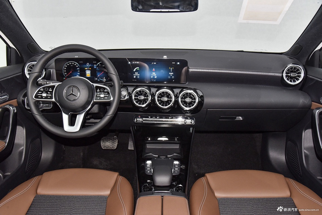 2022款奔驰A级(进口) 改款 A 200 时尚型