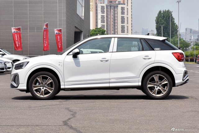 2025款奥迪Q2L 35 TFSI 时尚动感型