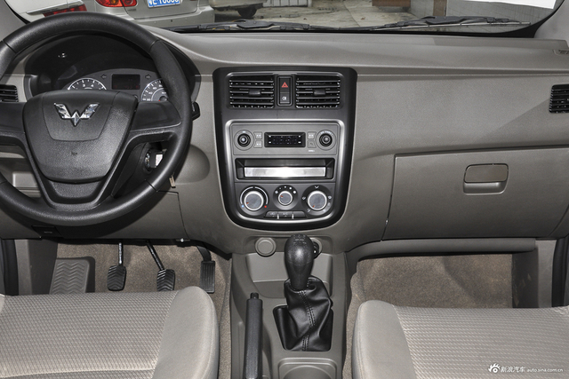 2018款五菱荣光V 1.5L手动实用型国V