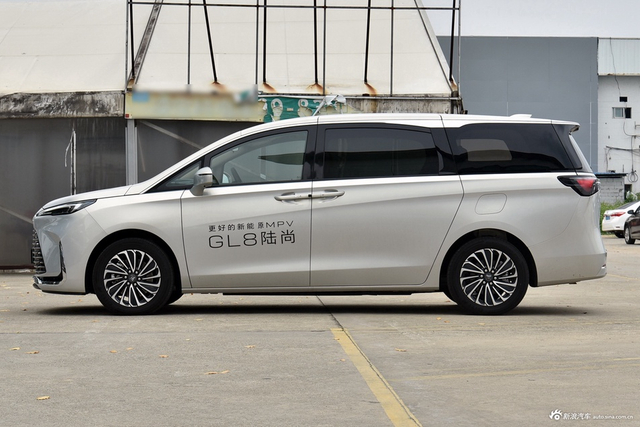 2025款别克GL8插混 陆尚 尊享版 7座