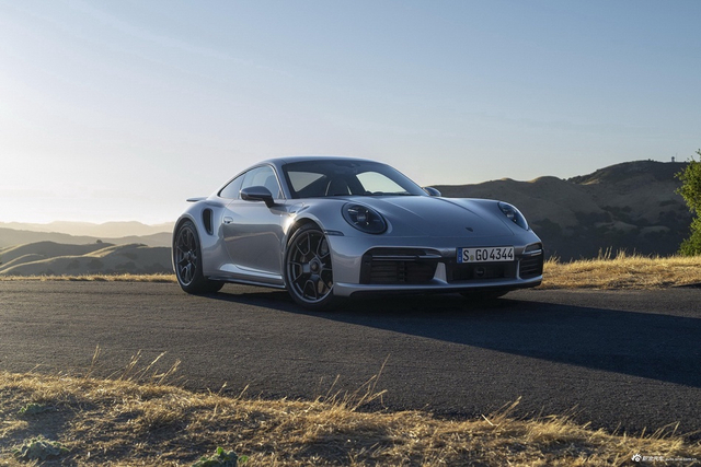 2024款保时捷911 Turbo 3.7T 50周年纪念版 官图
