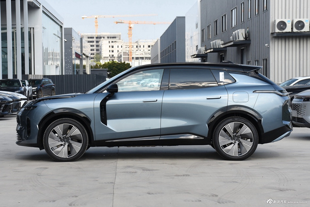 2025款领克08 EM-P 220四驱性能Halo