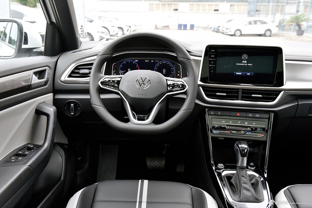 2025款探歌 改款 300TSI DSG 星光版