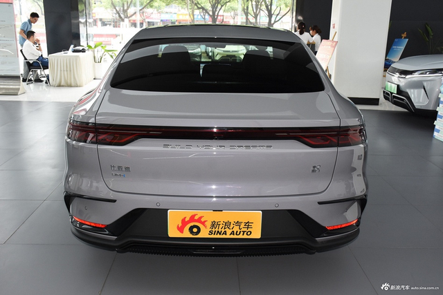 2025款比亚迪汉DM-i 125KM尊贵型