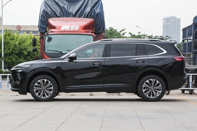 2024款昂科威Plus 28T 两驱尊享版