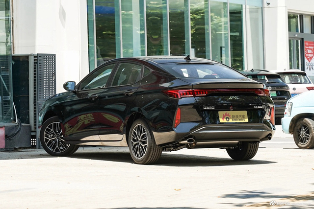 2023款江淮A5 PLUS 1.5T 自动豪华型