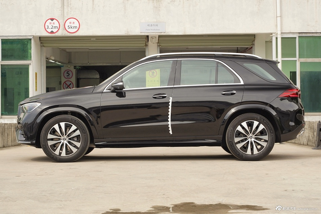 2025款奔驰GLE级 改款 GLE 350 4MATIC 动感型