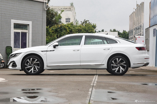 2024款一汽-大众CC 330TSI 炫目众享款