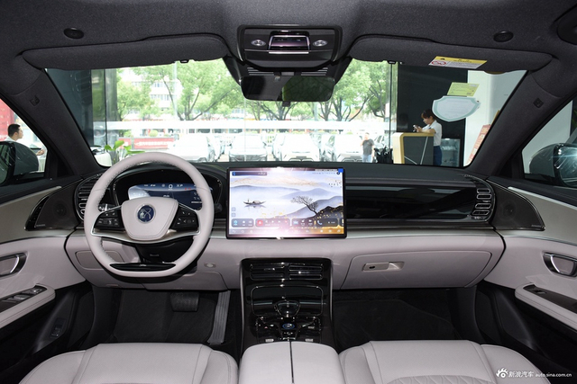 2025款比亚迪汉DM-i 125KM尊贵型