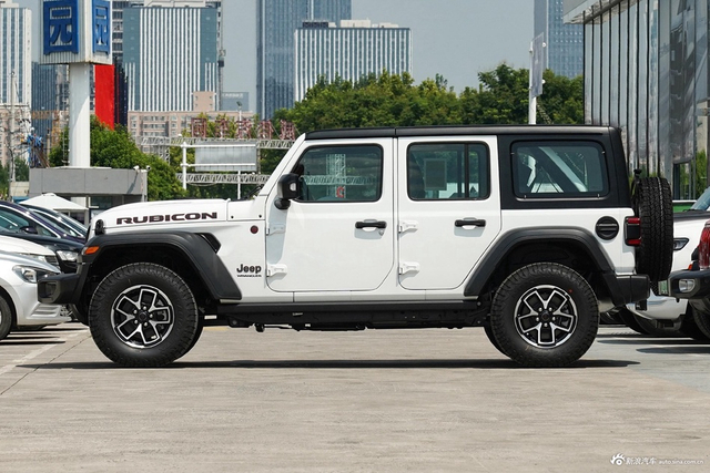 2024款牧马人 2.0T 罗宾汉四门版