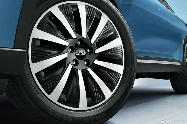 2025款瑞虎8 PLUS C-DM基本款官图