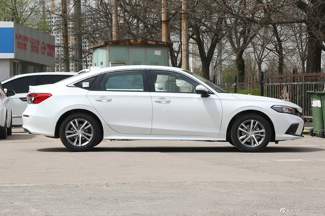 2023款思域 240TURBO CVT劲势版