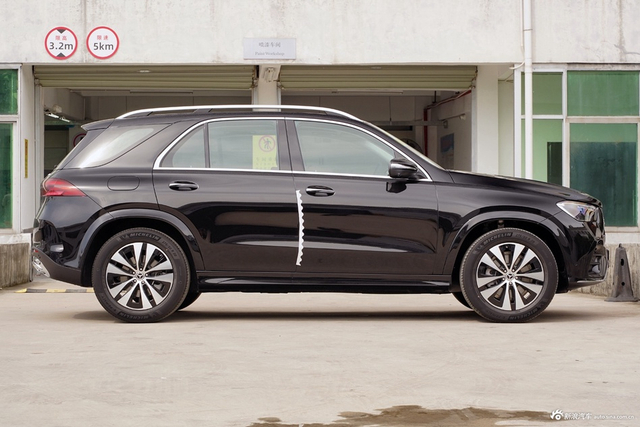 2025款奔驰GLE级 改款 GLE 350 4MATIC 动感型