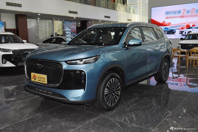 2025款瑞虎8 PLUS C-DM 1.5T 116KM尊贵型 5座