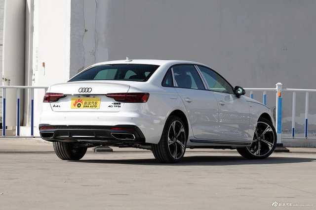 2024款奥迪A4L 40 TFSI 豪华动感型(星夜版)