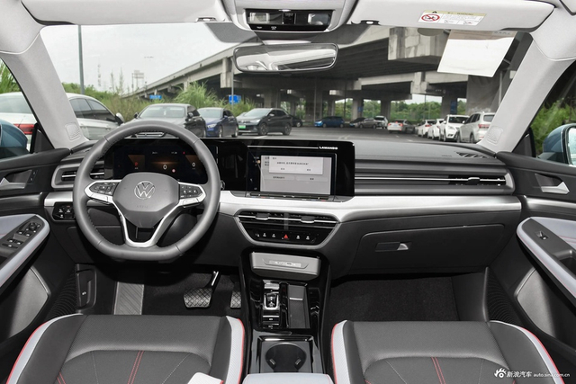 2024款凌渡L 280TSI DSG炫辣版