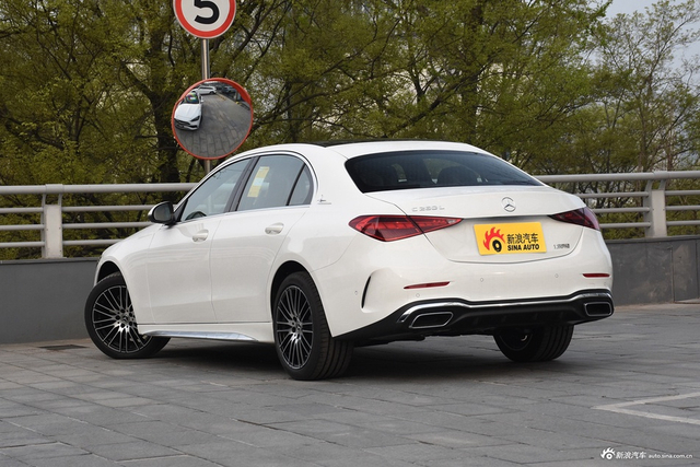 2024款奔驰C级 改款二 C 260 L 运动版