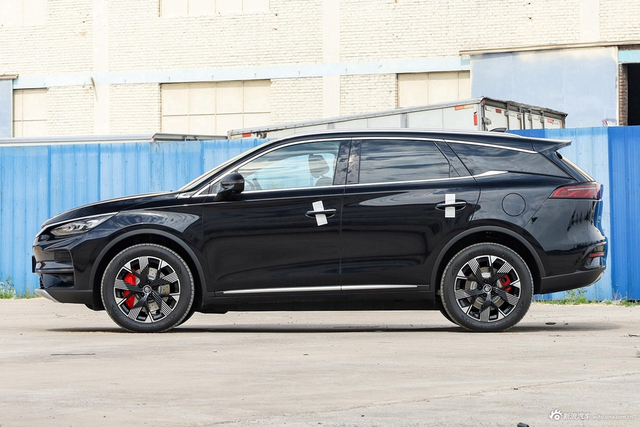 2024款比亚迪唐EV 荣耀版 730KM 尊享型