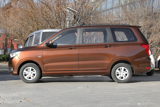 2021款五菱宏光改款 1.5L S舒适型LAR