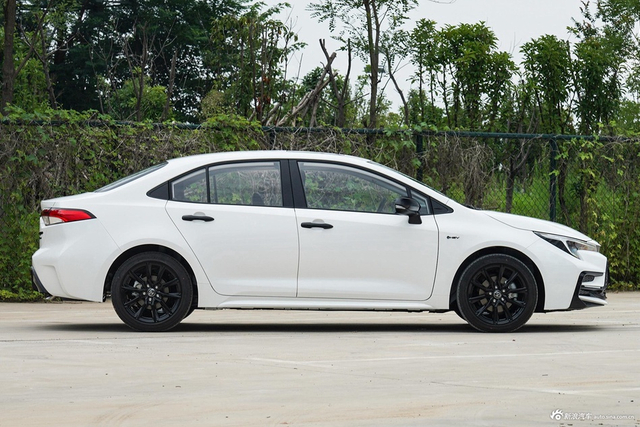 2024款雷凌 智能电混双擎 1.8L 骑士版