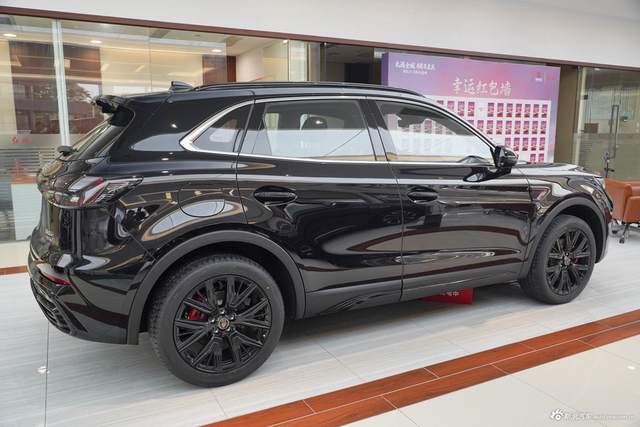 2026款红旗HS5 2.0T 两驱玄影版