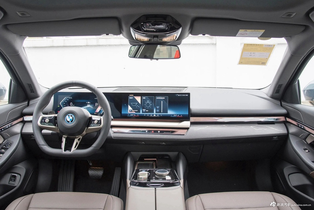 2024款宝马i5 eDrive 35L M运动套装