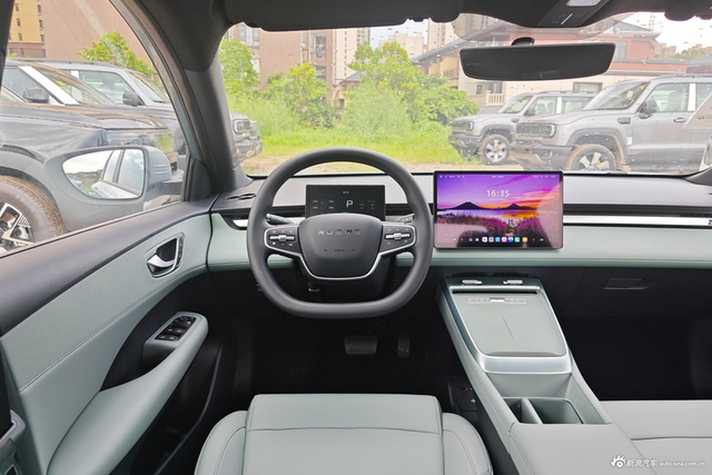 2025款荣威D6 450km 尊享版