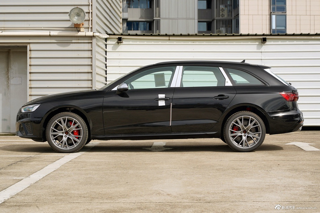 2025款奥迪S4 Avant 3.0TFS