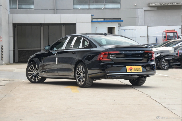 2024款沃尔沃S90 B5 智逸豪华版