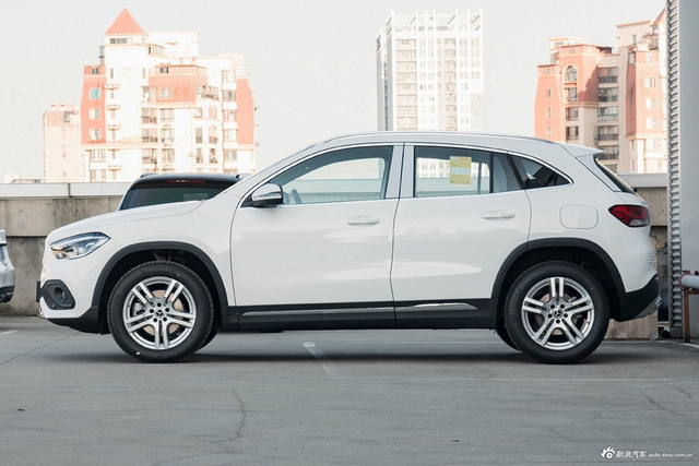 2023款奔驰GLA级 200