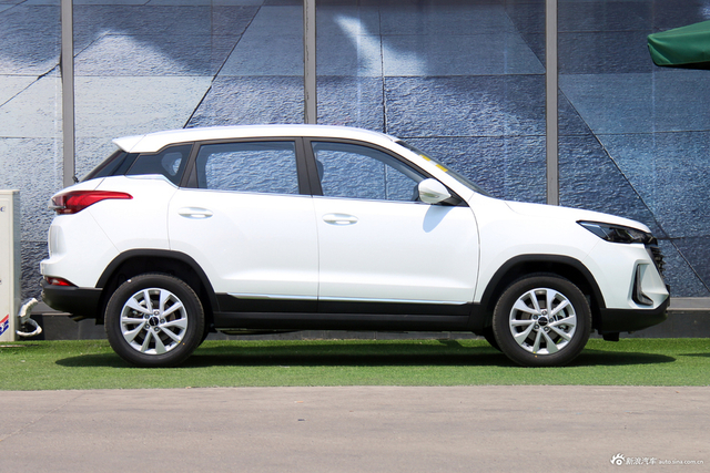 2020款BEIJING-X3 CVT荣耀版PLUS