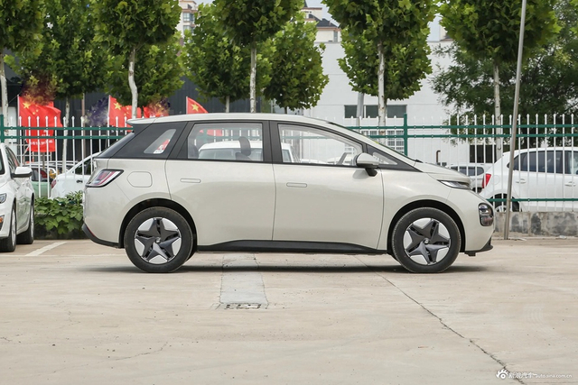 2023款宝骏云朵 360 Plus