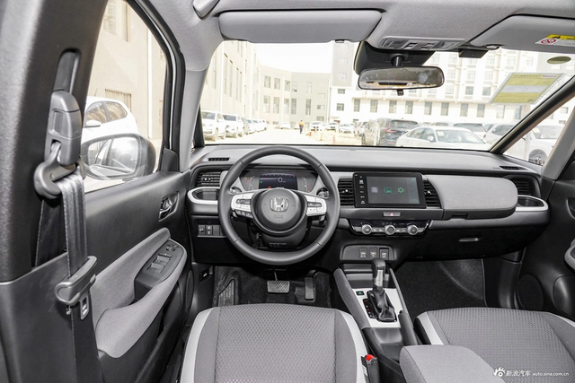 2023款LIFE 1.5L CVT CRO-SS灵趣版