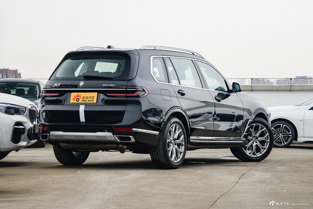 2023款宝马X7 xDrive40i 领先型豪华套装