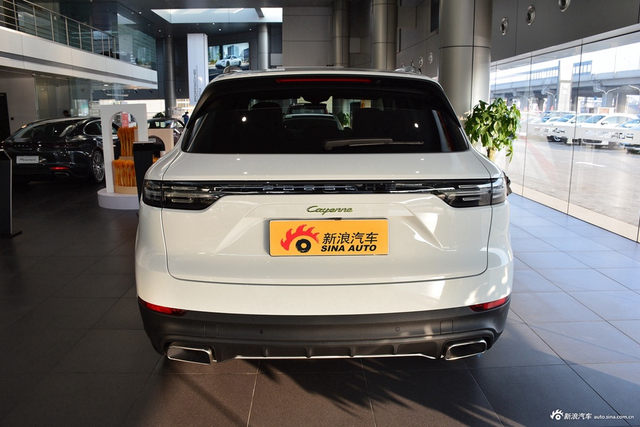 2023款Cayenne E-Hybrid 2.0T 铂金版