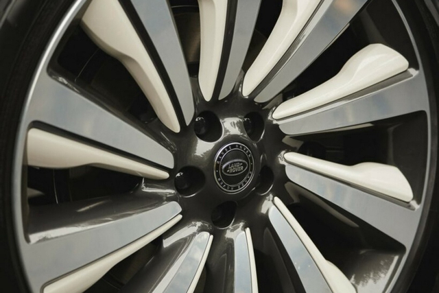 2024款揽胜 SV Carmel Edition