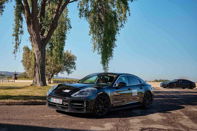 2024款保时捷Panamera 官图