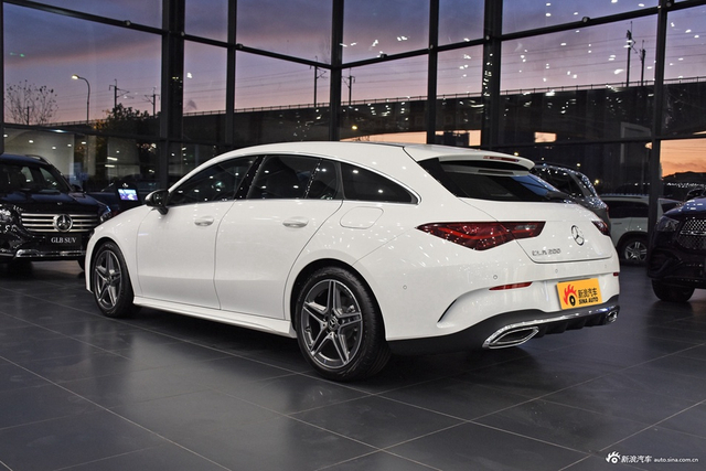2024款奔驰CLA级 200 猎跑车