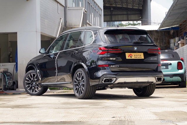 2025款宝马X5 xDrive 40Li M 运动套装